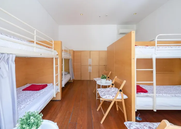 Lounge & By Host Wise Porto