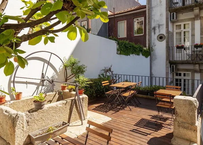 Lounge & By Host Wise Porto