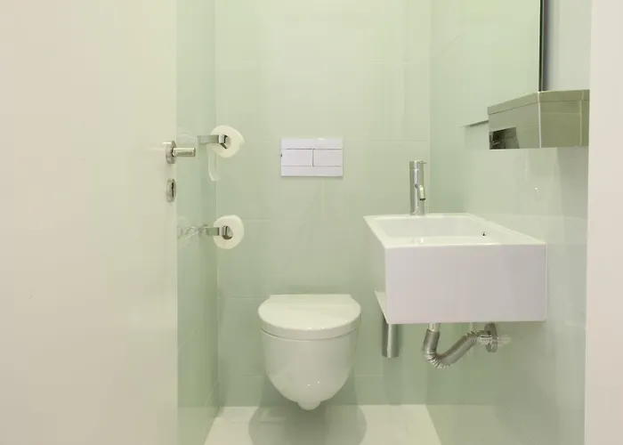 Lounge & By Host Wise Porto