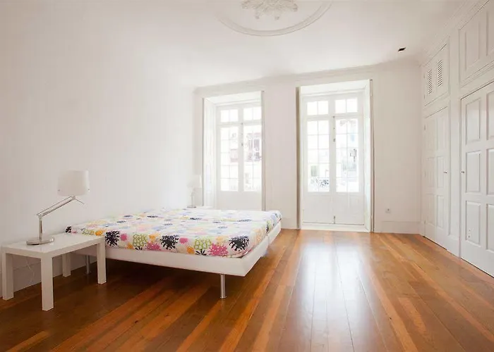 Lounge & By Host Wise Porto