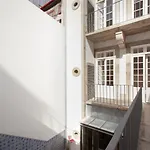 Lounge & By Host Wise Hostel *