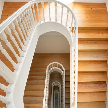 Lounge & By Host Wise 旅馆 *