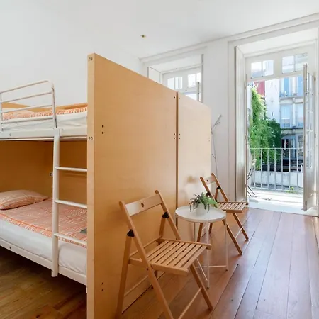 Lounge & By Host Wise