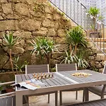 Lounge & By Host Wise Hostel Porto