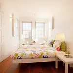 Lounge & By Host Wise Porto