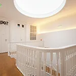 Lounge & By Host Wise * Porto