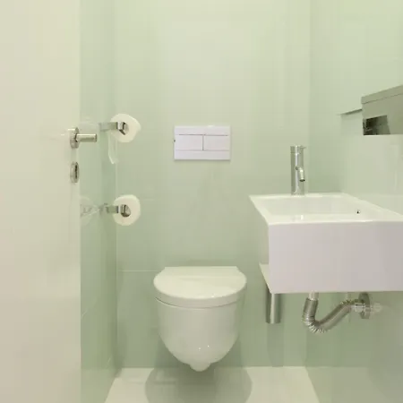 Lounge & By Host Wise Porto