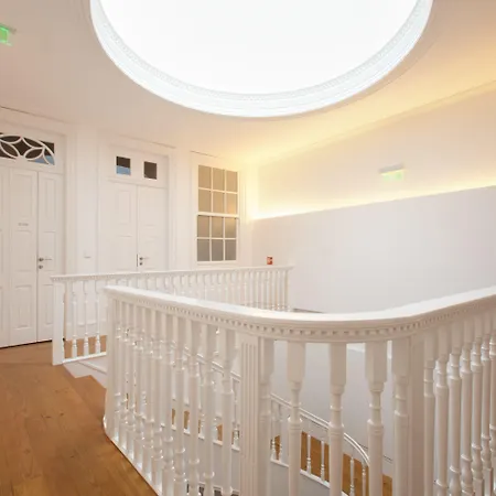 Lounge & By Host Wise * Porto