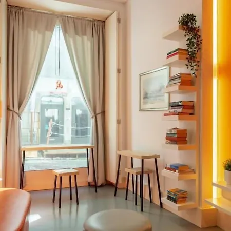 Lounge & By Host Wise Porto