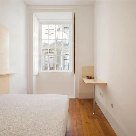 Lounge & By Host Wise Porto