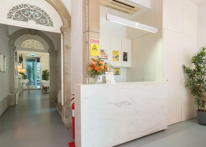 Lounge & By Host Wise Hostel