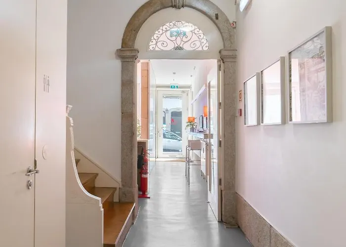 Lounge & By Host Wise *