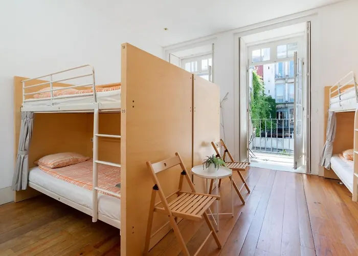 Lounge & By Host Wise