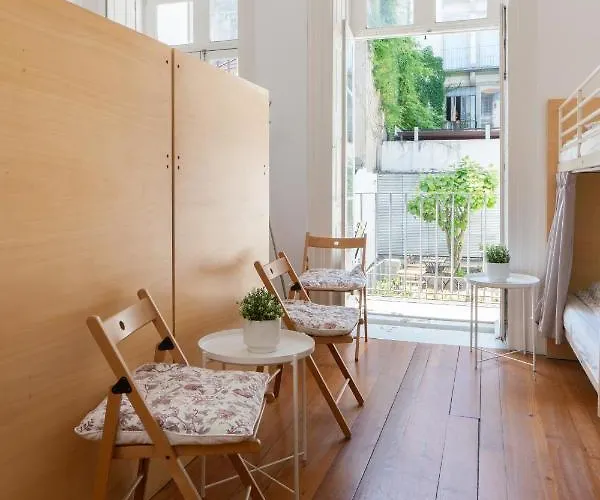 Lounge & By Host Wise