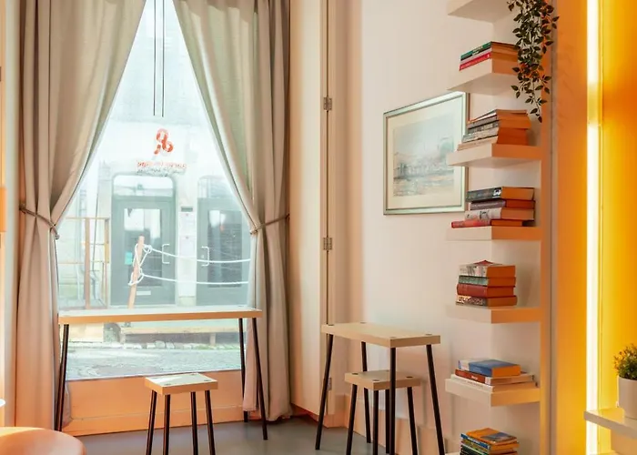 Lounge & By Host Wise * Oporto