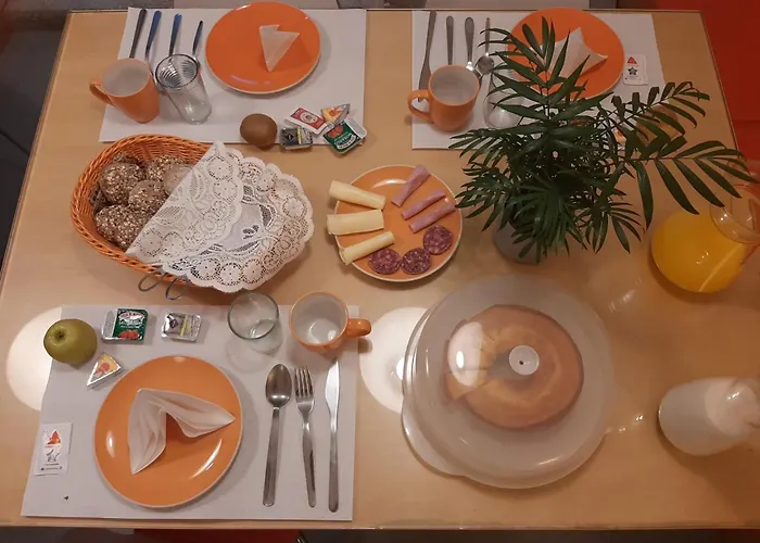 Lounge & By Host Wise * ポルト