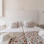 Lounge & By Host Wise
