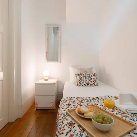 Lounge & By Host Wise Porto