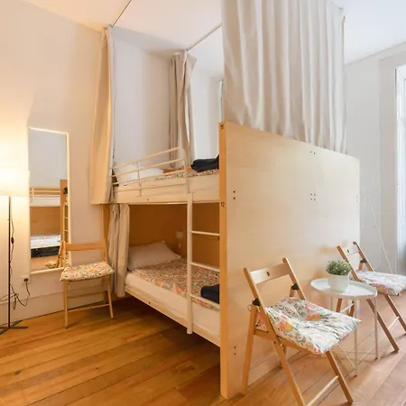 Albergue Lounge & By Host Wise *