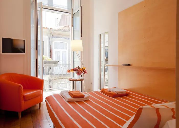 Lounge & By Host Wise Ostello Oporto