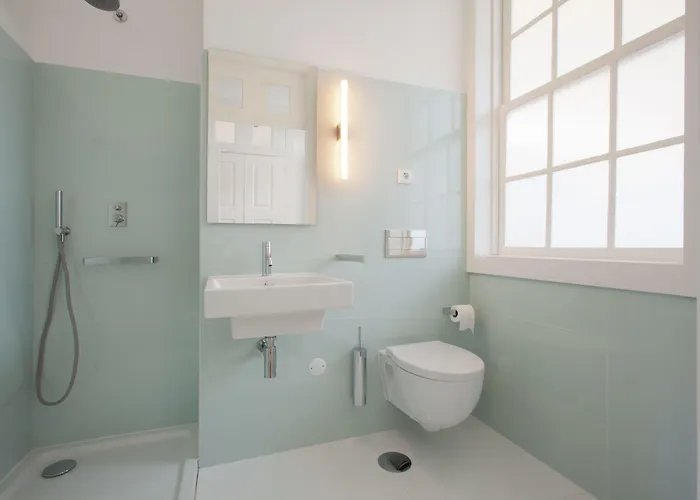 Lounge & By Host Wise Oporto