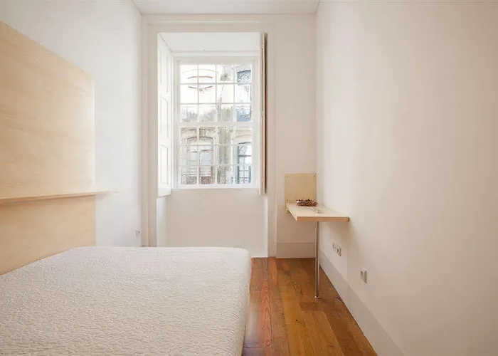 Lounge & By Host Wise Oporto