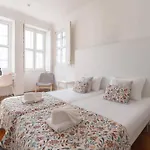 Albergue Lounge & By Host Wise *