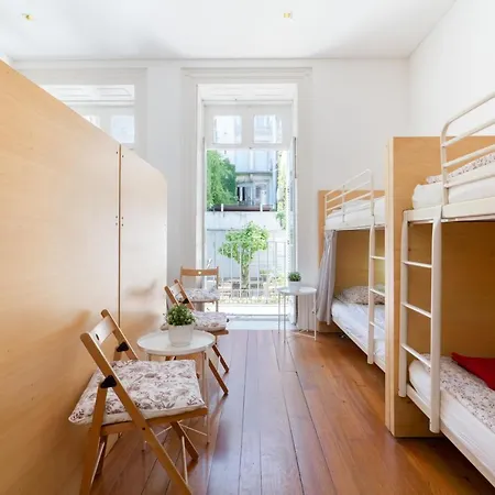 Lounge & By Host Wise Albergue *