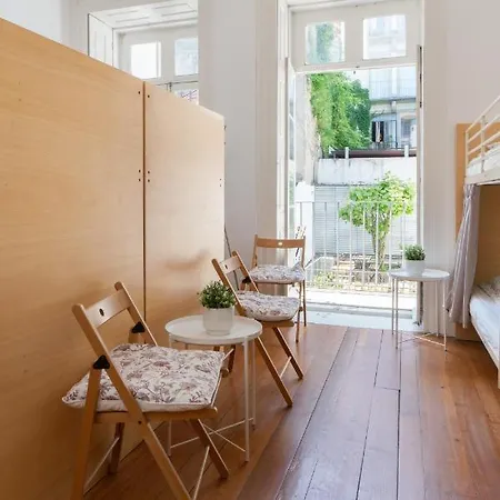 Lounge & By Host Wise