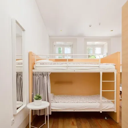 Lounge & By Host Wise