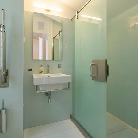 Lounge & By Host Wise Albergue Porto