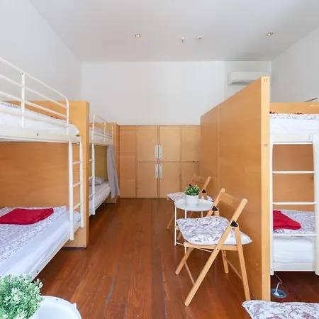 Lounge & By Host Wise Porto