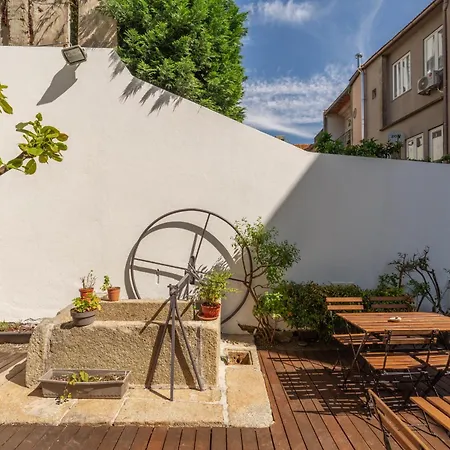 Lounge & By Host Wise *