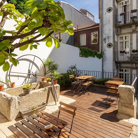 Lounge & By Host Wise Porto