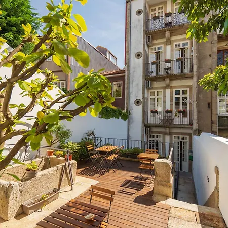 Lounge & By Host Wise