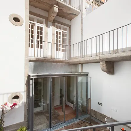 Lounge & By Host Wise Porto