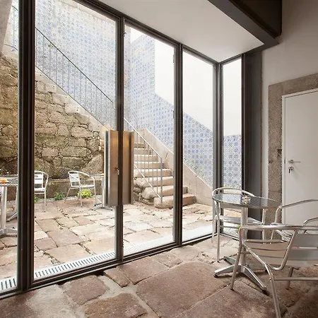 Lounge & By Host Wise Porto